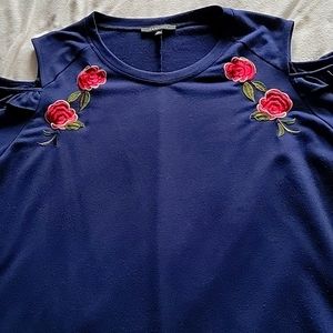 Navy cold shoulder sweatshirt, size XL.